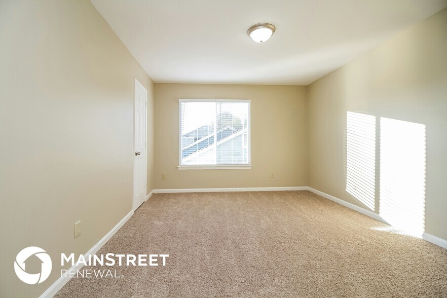 Building Photo - 4296 Brackenwood Dr