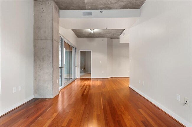 Building Photo - 250 Pharr Rd NE