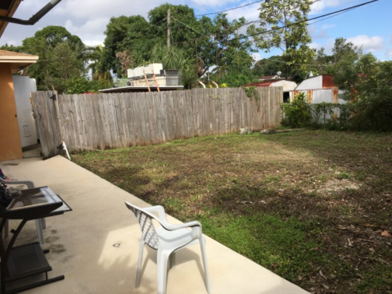 Building Photo - 10345 NW 35th Ave