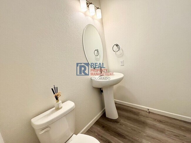 Building Photo - 4662 High Mesa Cir