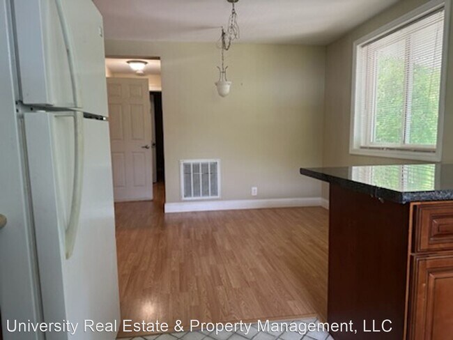 Building Photo - 2 br, 1 bath House - 4401 Walker Blvd