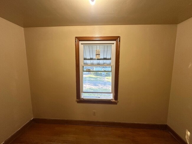 Building Photo - 644 W Judson Ave