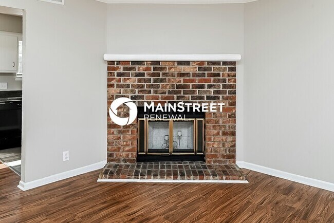 Building Photo - 3 Bedroom Pet-Friendly Home in Nashville, TN with Main Street Renewal