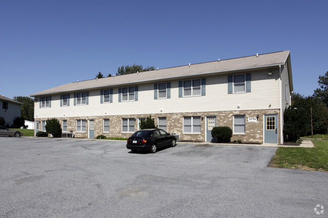 Primary Photo - Penn Square Apartments