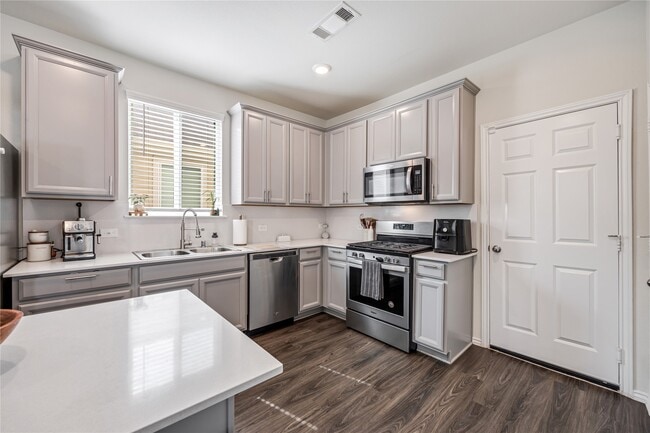 Building Photo - 25415 Rock Spur Trl