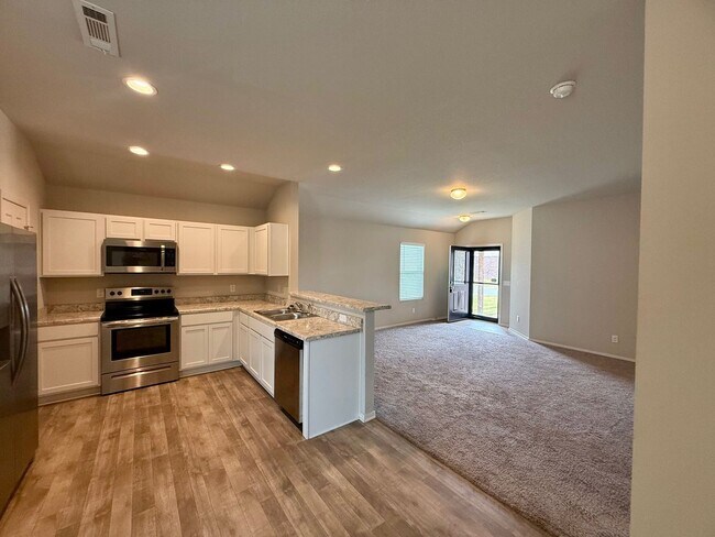 Building Photo - 8609 Westwood Crk Dr
