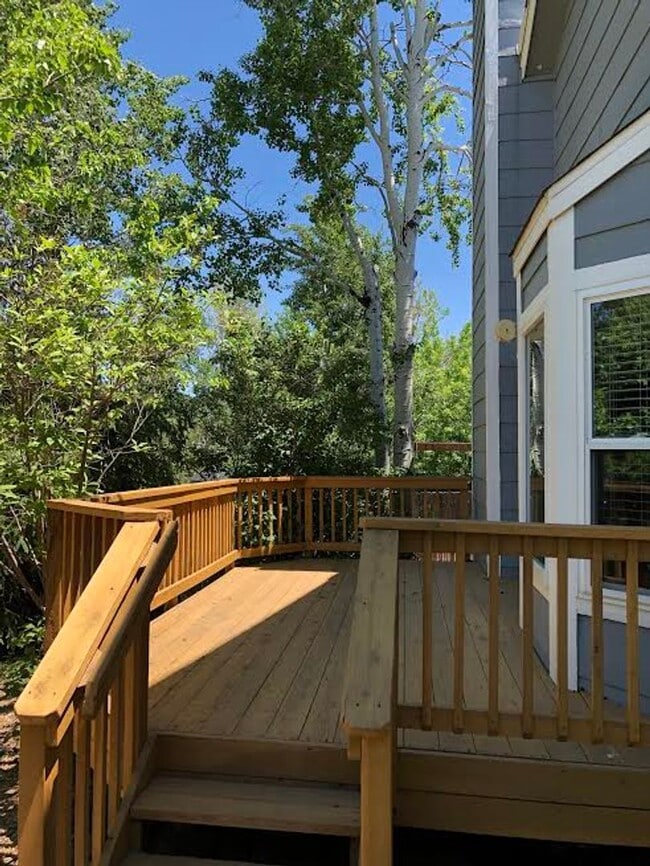 Building Photo - 4 Bd, 2 Ba, Home, Quiet Neighborhood, Great Floorplan, Mature Landscaping!