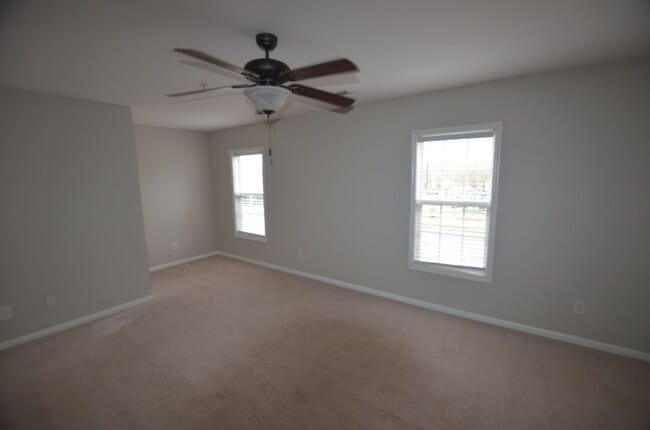 Building Photo - Kinderton 2 Bed/2 Bath Apartment