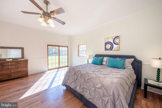 Building Photo - 105 King George Ct