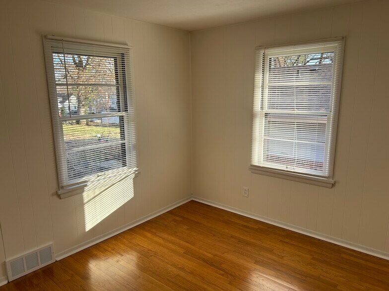 Building Photo - 230 Georgia Ave