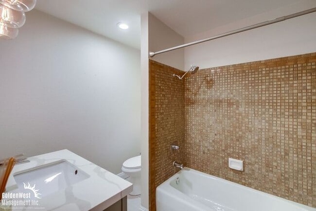 Building Photo - Stylish 3Bdm 2Ba Unfurnished Home in Missi...