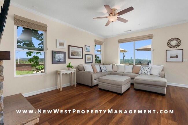 Building Photo - Renovated Carmel Valley 4 Bedroom at Costa...