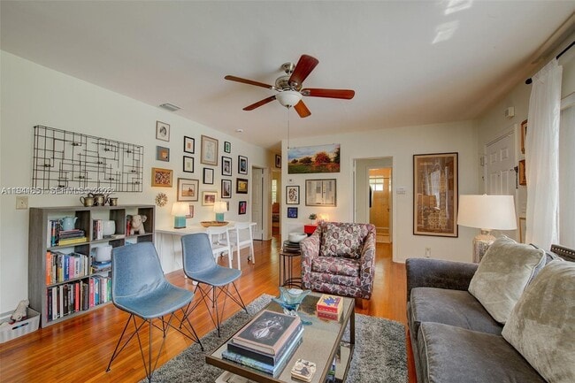 Building Photo - 7601 SW 59th Ct