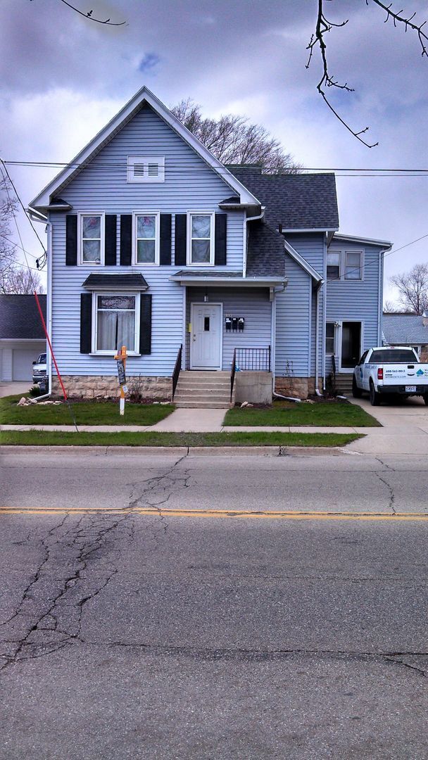 Building Photo - 435 E Centerway St