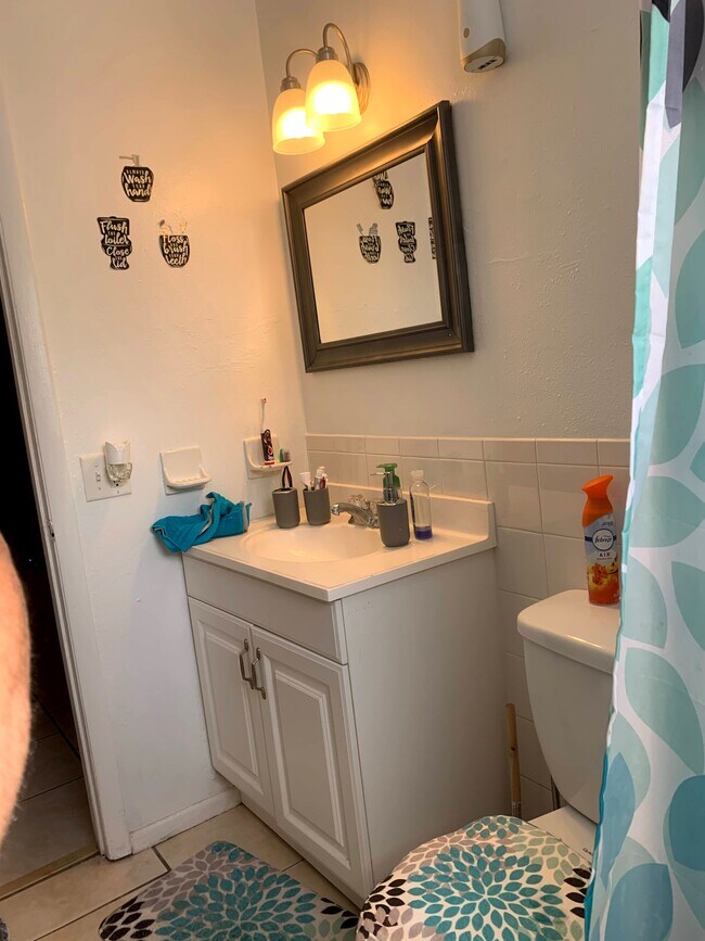 Building Photo - 4134 12th Ave S