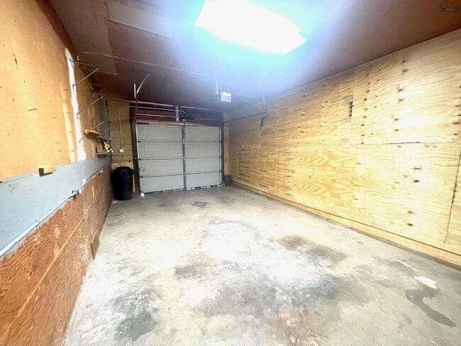 Building Photo - 106 E Jefferson Ave