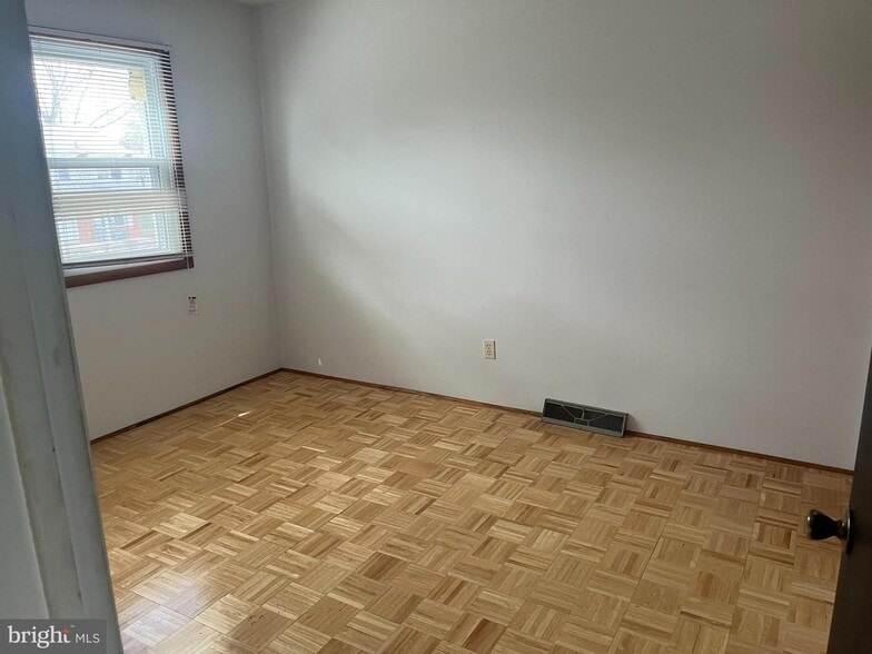 Building Photo - 120 Whitmore Dr