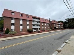 Building Photo - 141 Pierce St