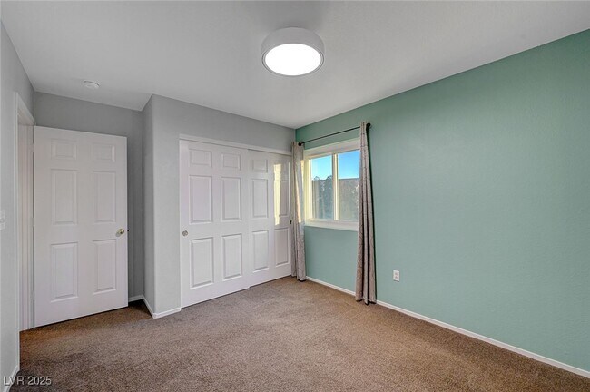 Building Photo - 5470 Logville St