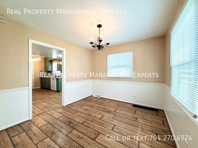 Building Photo - 4008 Irvington Dr