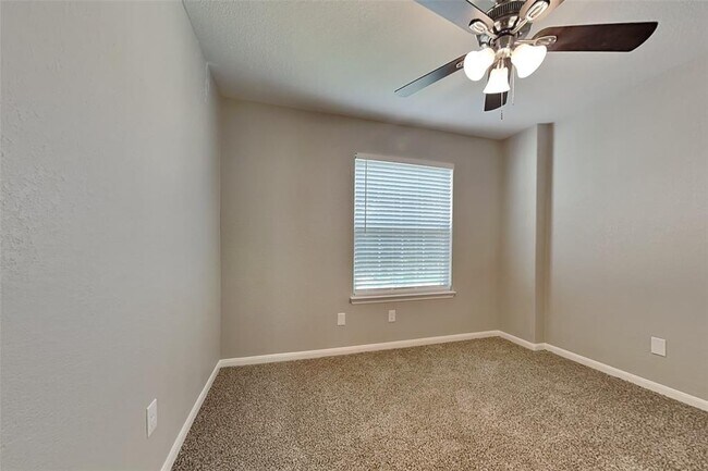 Building Photo - 17727 Barton Point Ln