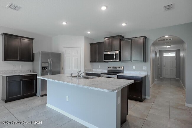 Building Photo - 1673 Talbott St