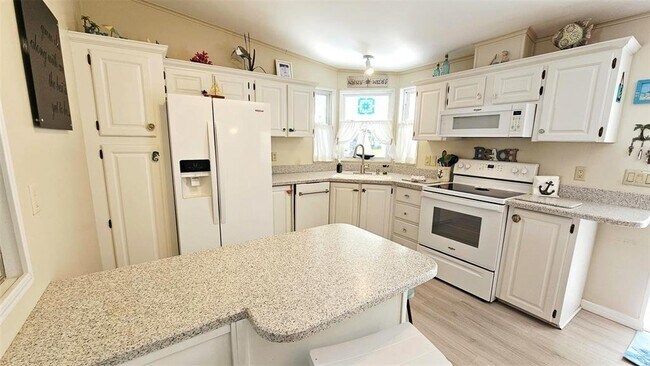Building Photo - 9122 Kestral Cir