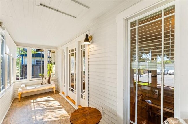 Building Photo - 218 S Center St