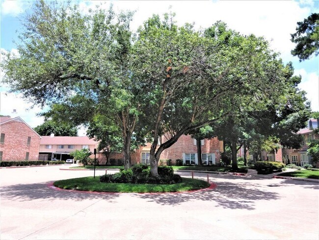 Building Photo - 5800 Lumberdale Rd