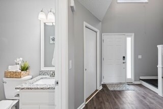 Building Photo - 160 Commons Dr