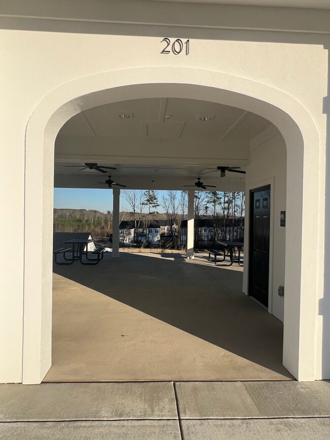 Building Photo - 375 Chesapeake Cmns St