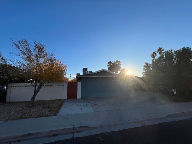 Building Photo - 215 Rancho Vista Dr