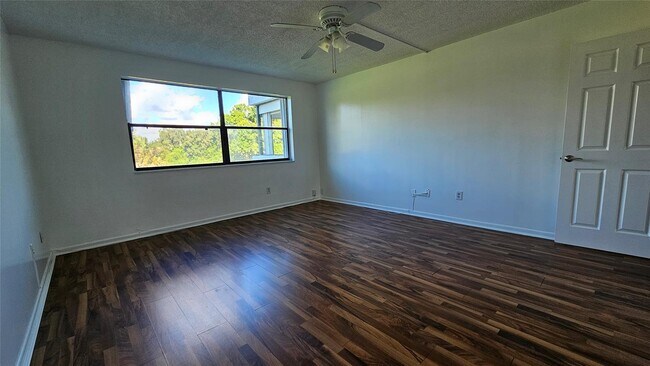 Building Photo - 16171 Blatt Blvd