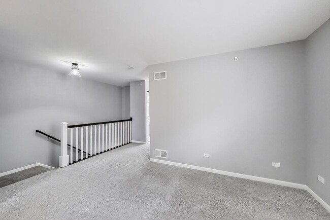 Building Photo - 10 N Dryden Pl