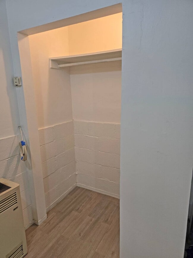 Building Photo - 13801 S Vermont Ave