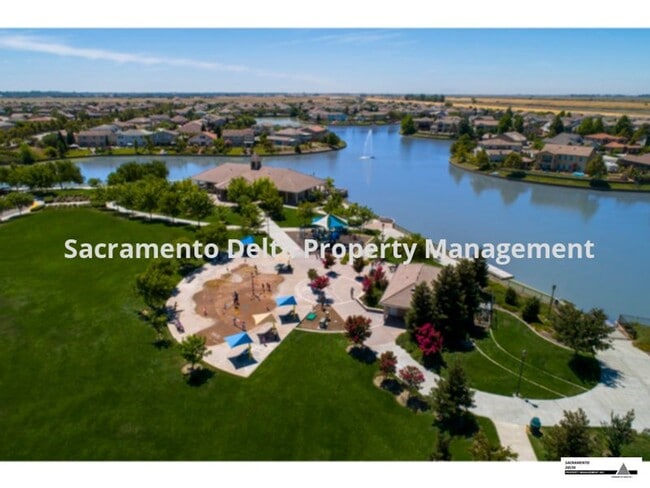 Building Photo - 2bed/2.5bath Model Home in West Sac Develo...