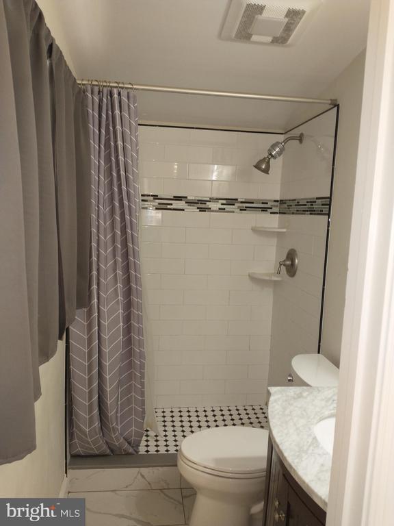 Building Photo - 512 Dartmouth Dr