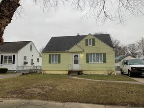 Building Photo - Just remodeled! 3 Bedroom 1 bath home