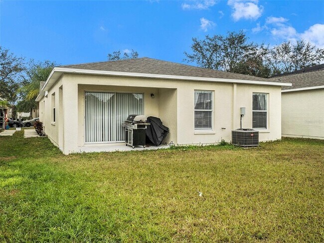 Building Photo - 7833 Carriage Pointe Dr