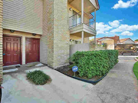 Building Photo - 2120 El Paseo St