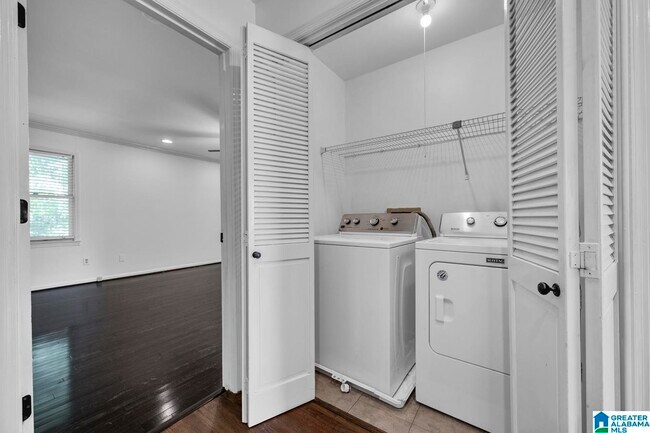 Building Photo - 25 The Falls Dr