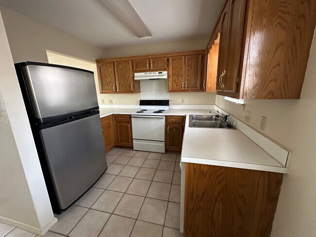 Building Photo - 225 E L St