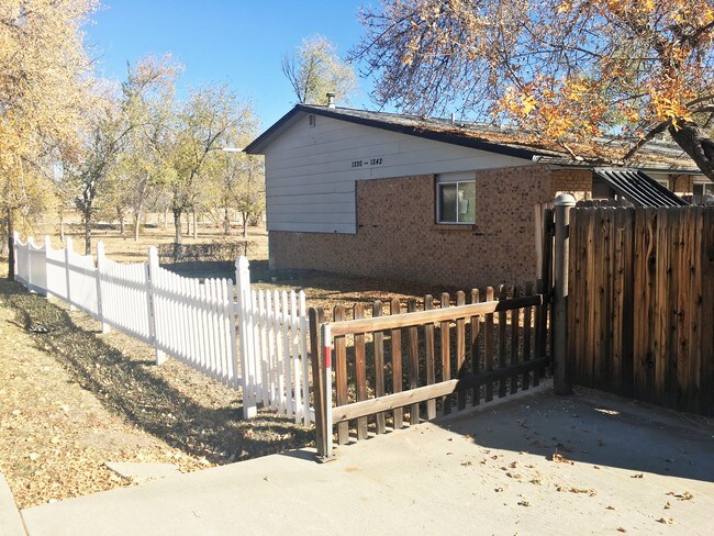 Building Photo - 1220 Allison St