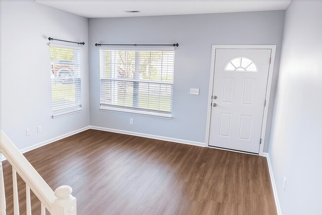Building Photo - 635 Grove Cir