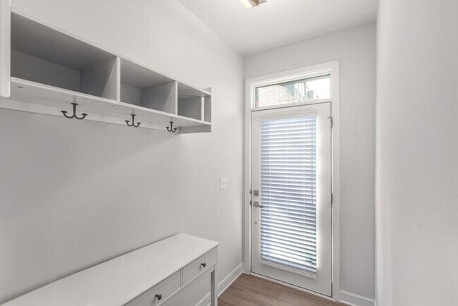Building Photo - Stunning 3-Bedroom Townhouse in the Heart of South End!