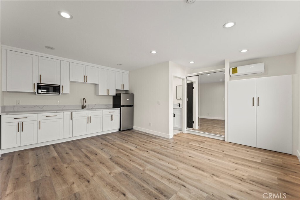 Building Photo - 1835 S Crescent Heights Blvd