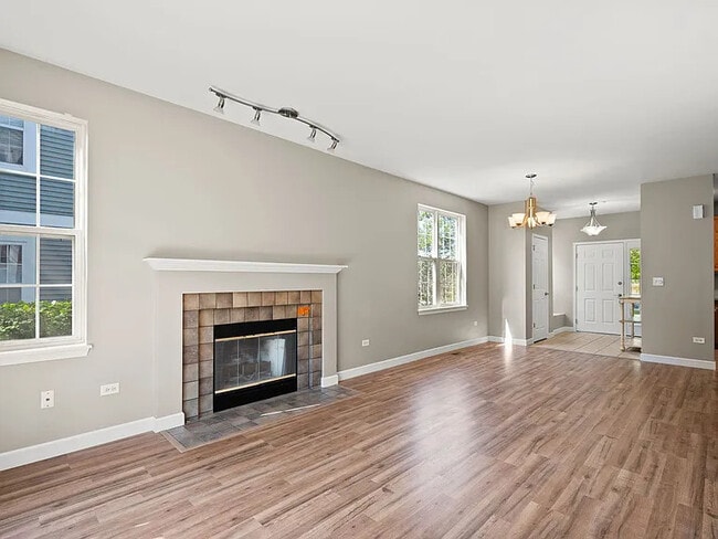 Building Photo - 2568 Golf Ridge Cir