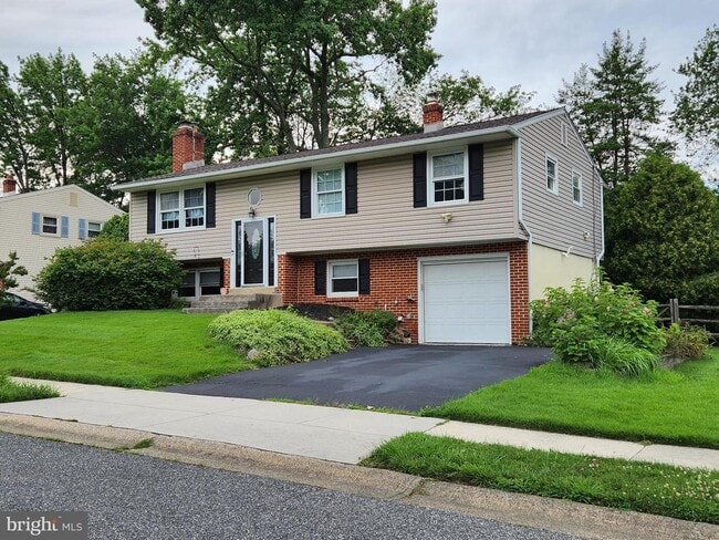 Building Photo - 2622 Boxwood Dr