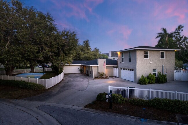 Building Photo - 13478 98th Ave