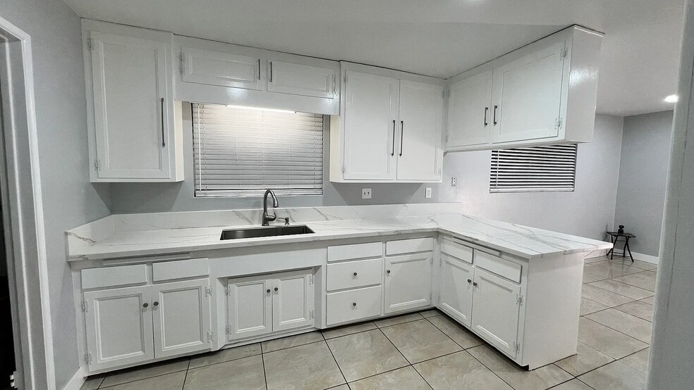 Kitchen - 15503 Bloomfield Ave